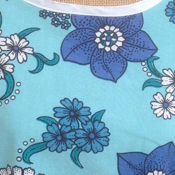 Turquoise Flowered Tunic - Picture 2 of 4